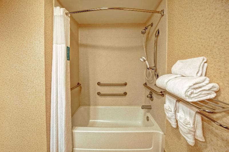 Hampton Inn Ashland 2