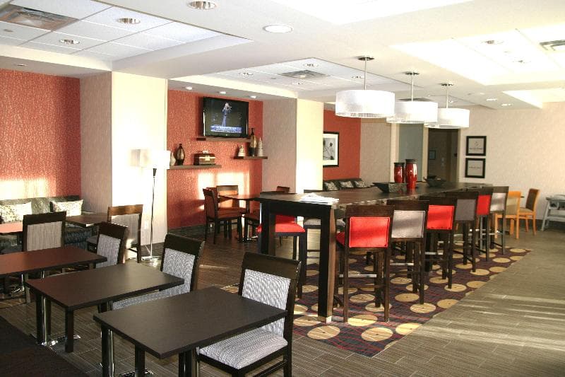 Hampton Inn by Hilton Fort Saskatchewan 3