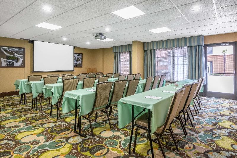 Hampton Inn & Suites Florence-Civic Center 5