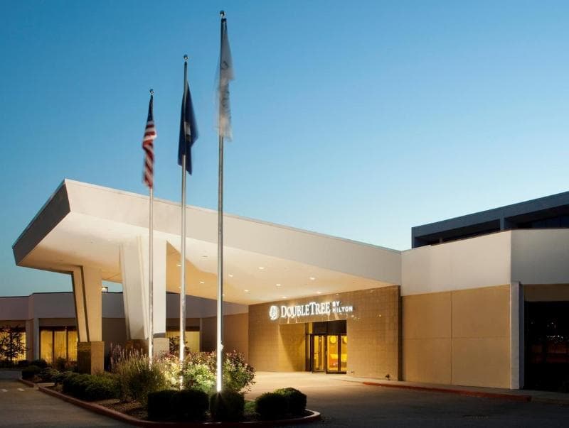 DoubleTree by Hilton Cincinnati Airport 4