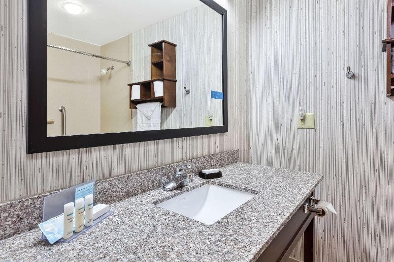 Hampton Inn Monroe 4