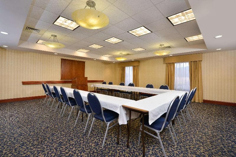 Hampton Inn Farmville 3