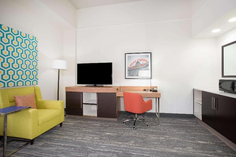 Hampton Inn & Suites Parker 2
