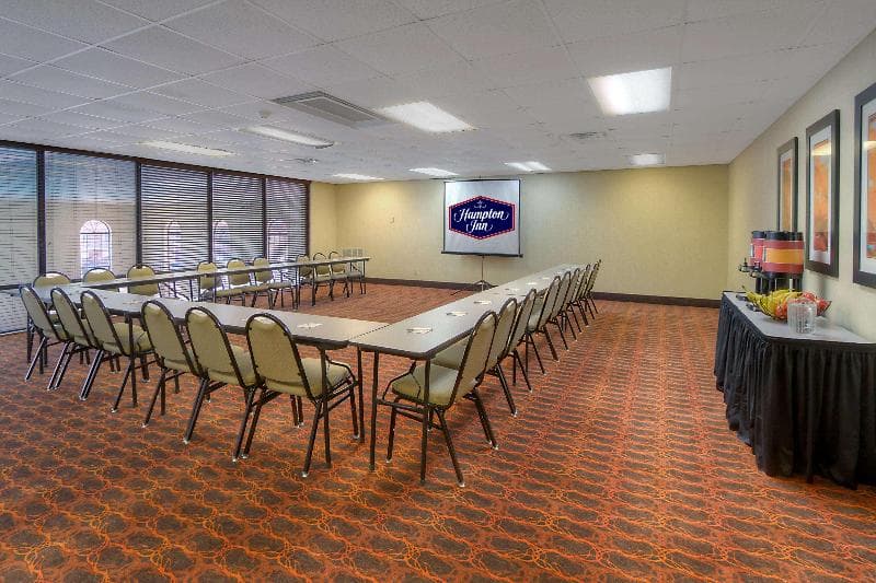 Hampton Inn Russellville photo 1