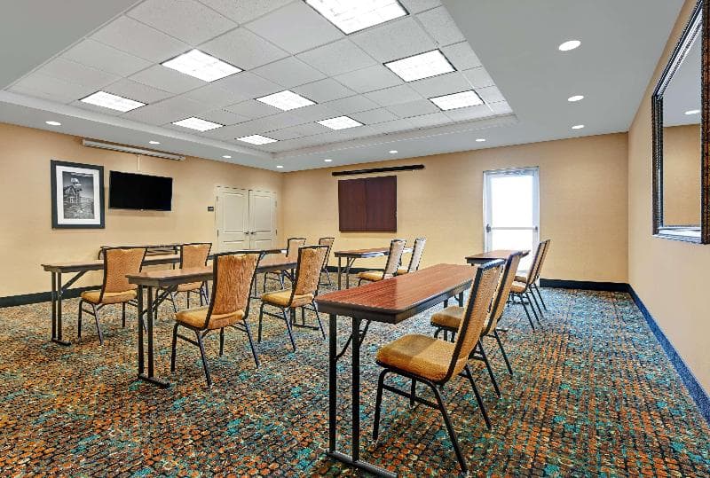 Hampton Inn Deming, NM 5