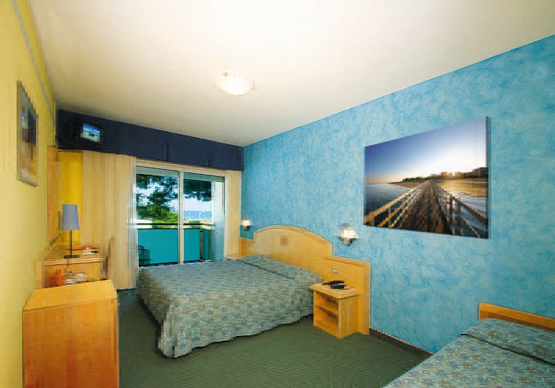 International photo 1