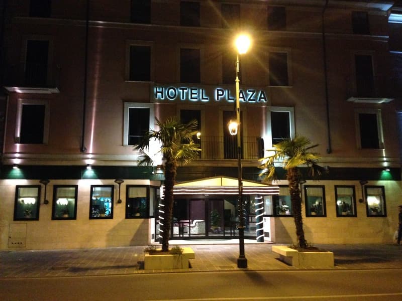 Hotel Plaza photo 1