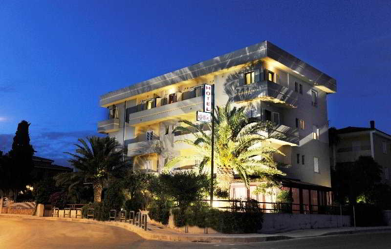 Mistral photo 1