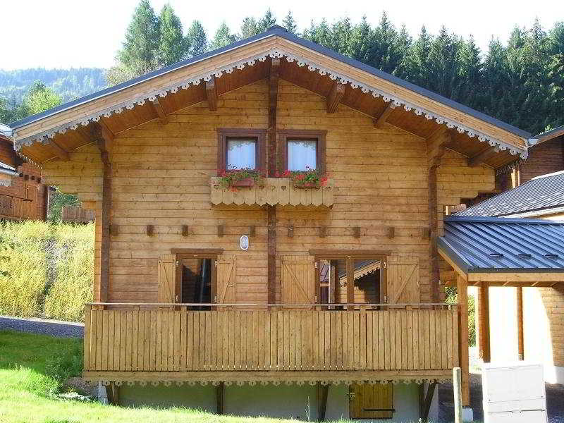 Les Chalets du Bois de Champelle main