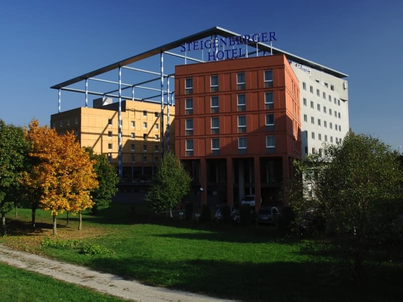 Trans World Hotel Donauwelle Linz 4