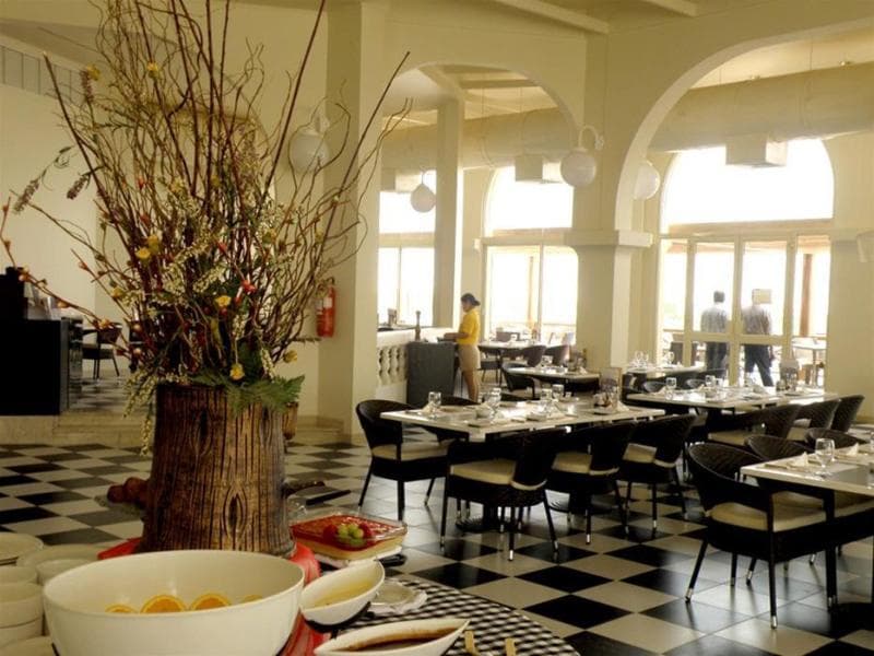 Al Bander Hotel & Resort photo 1