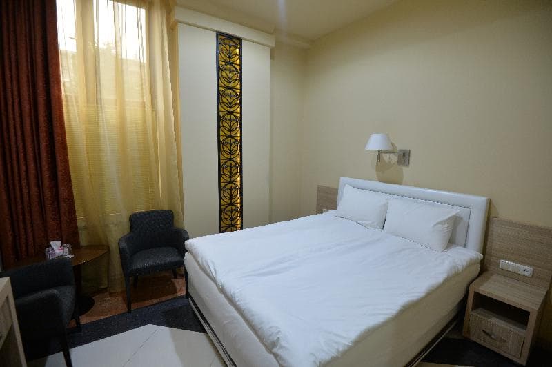 Yerevan Deluxe Hotel 5