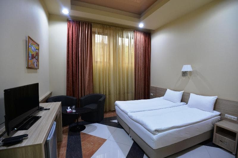 Yerevan Deluxe Hotel photo 1