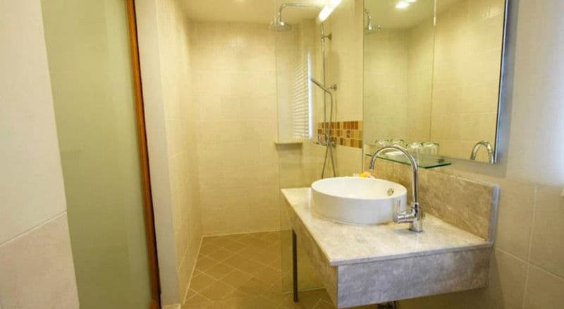 The Embassy Sathorn 5