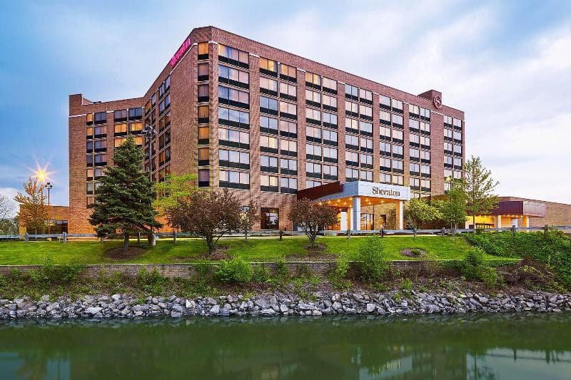 Sheraton Lisle Naperville Hotel 2