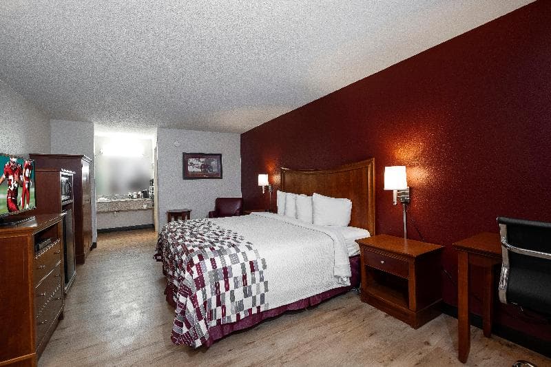 Red Roof Inn & Suites Dothan 2