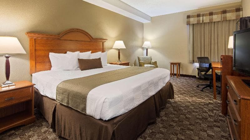 Best Western Plus Oak Mountain Inn 4
