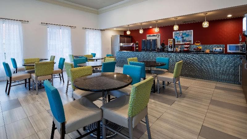 Best Western Carlton Suites 4