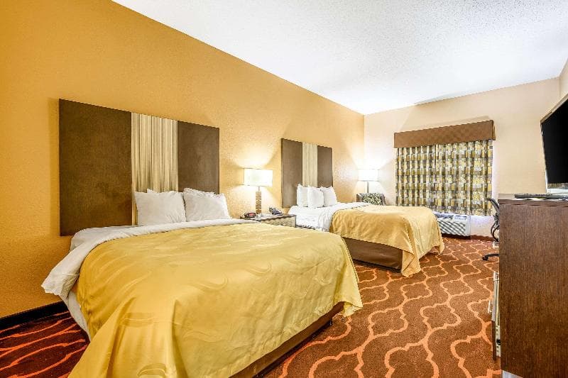 Quality Inn & Suites Huntsville Research Park Area 4