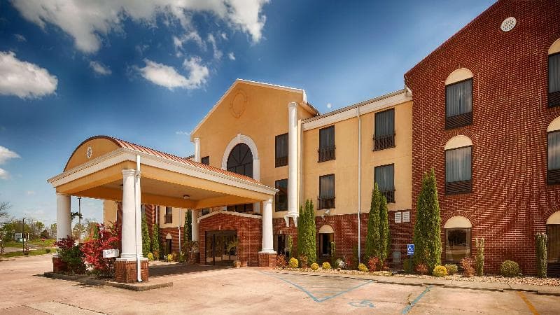 Best Western Plus Bass Hotel & Suites photo 1