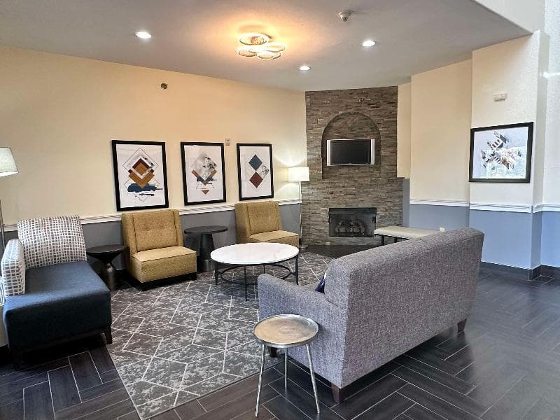Best Western Plus Bass Hotel & Suites 5