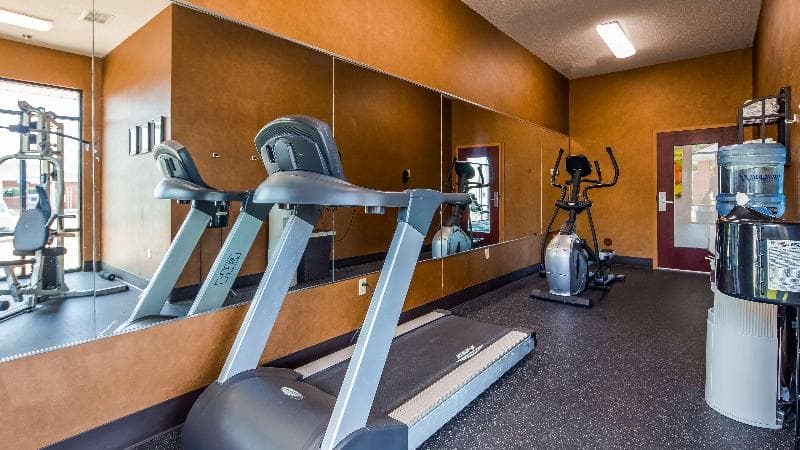Best Western Plus Two Rivers Hotel & Suites 2