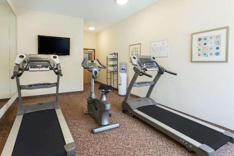 Days Inn by Wyndham North Mobile 2