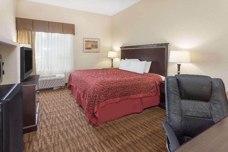 Days Inn by Wyndham North Mobile 3