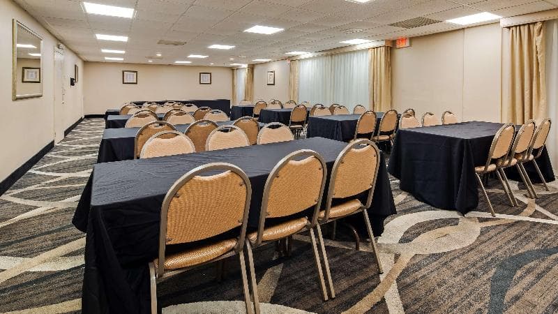 Best Western Plus Russellville Hotel & Suites photo 1