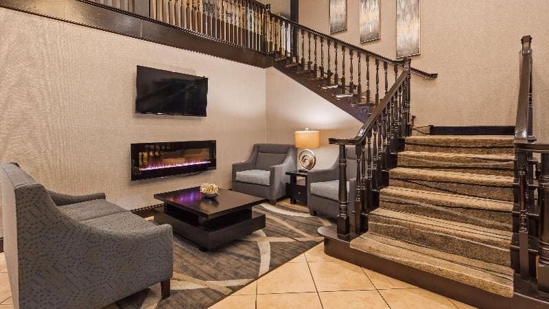 Best Western Plus Russellville Hotel & Suites 2