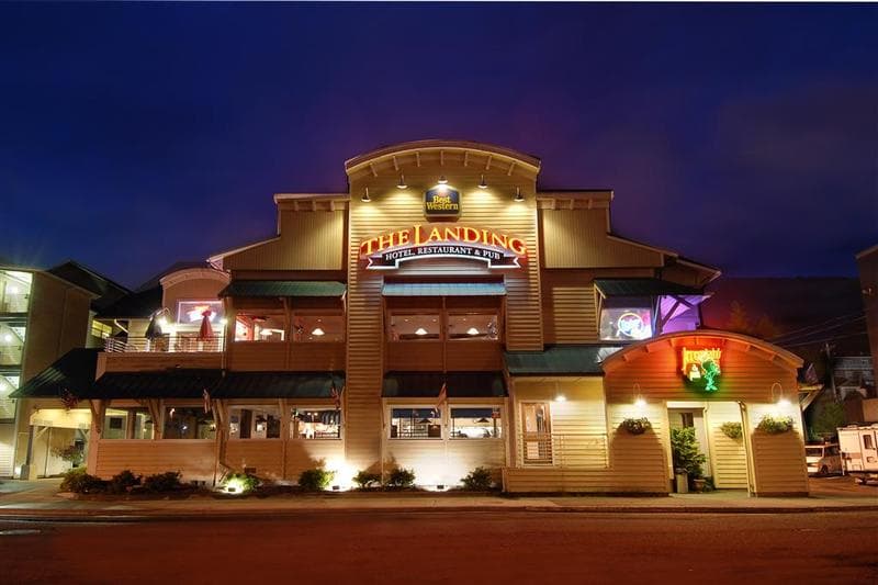 The Landing Hotel & Restaurant 3