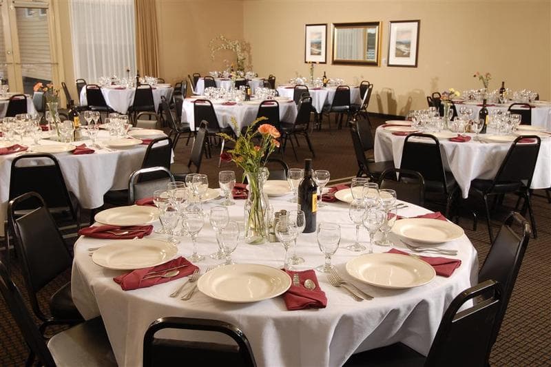 The Landing Hotel & Restaurant 4