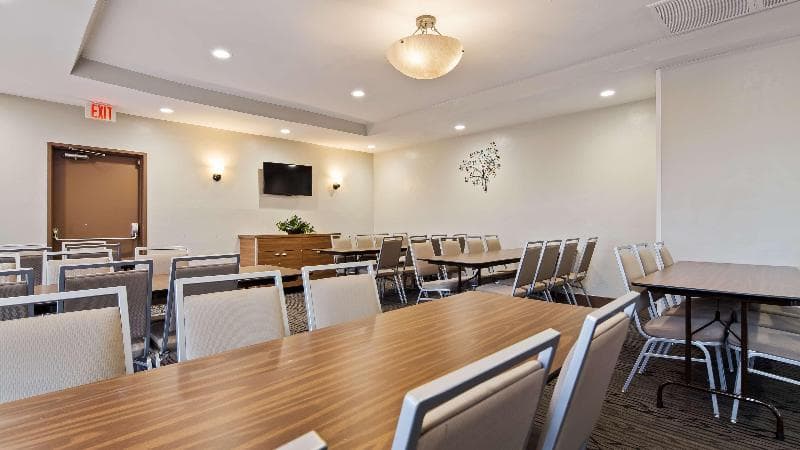 Best Western Royal Sun Inn & Suites 4