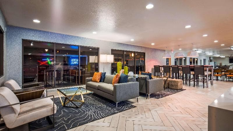 Best Western InnSuites Phoenix Hotel & Suites photo 1