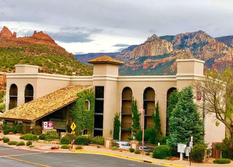 Best Western Plus Arroyo Roble Hotel & Creekside Villas 4