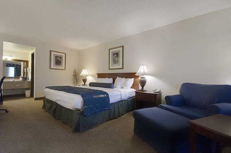 Best Western Plus Quail Hollow Inn 4