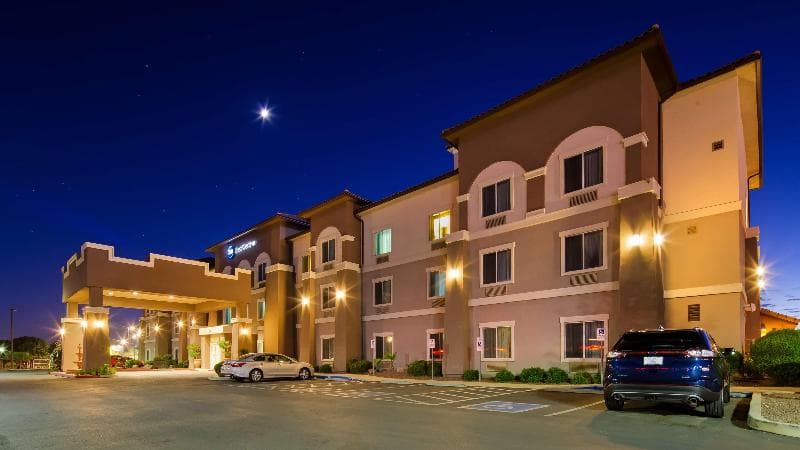 Best Western Douglas Inn & Suites 3