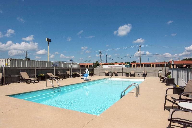 Best Western Continental Inn 4