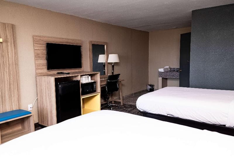 Days Inn by Wyndham Batesville AR 3