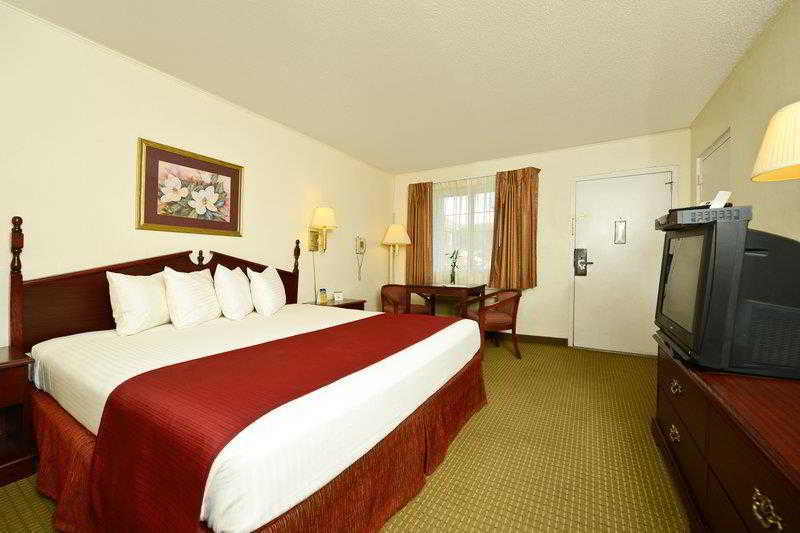 Best Western Village Inn 5