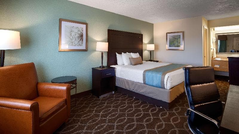 Quality Inn Clinton North 3