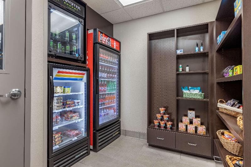 Best Western Plus Castlerock Inn & Suites 4