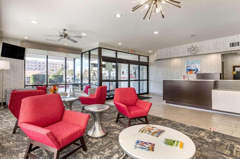 Best Western Plus Castlerock Inn & Suites 5