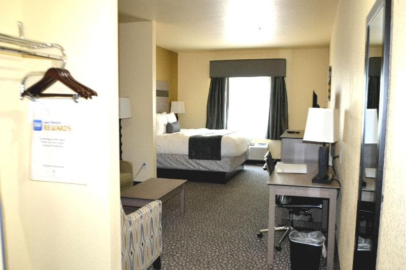 Best Western Sherwood Inn & Suites 4