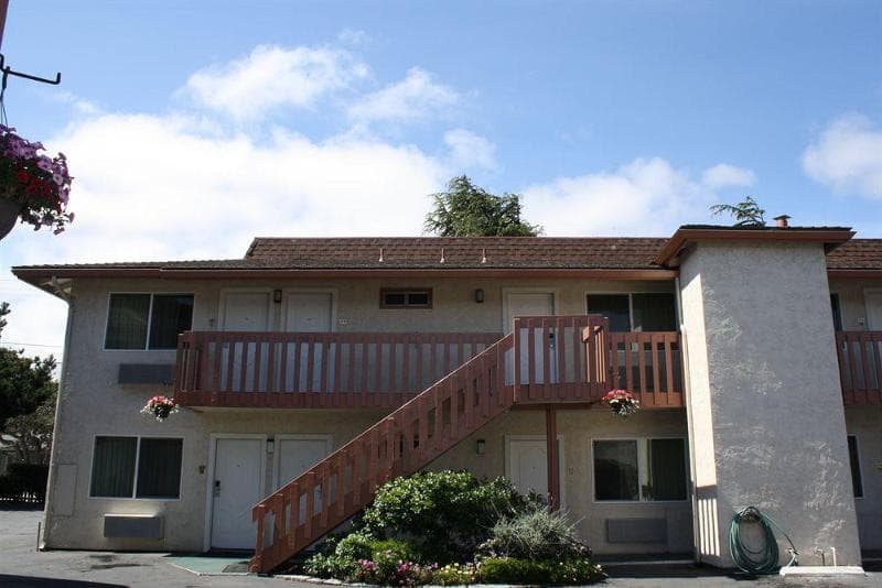 Pacific Inn Monterey 3