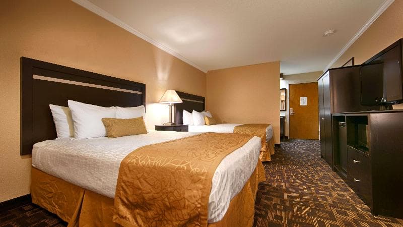 Best Western Plus Inn of Hayward 3