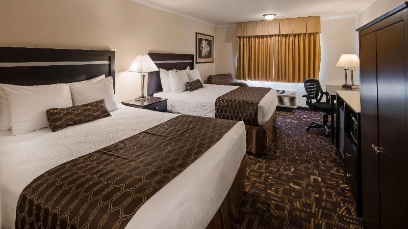 Best Western Plus Inn of Hayward 4
