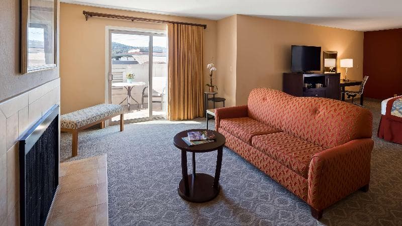 Best Western Plus Monterey Inn 3