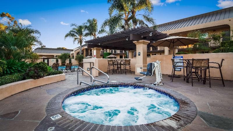 Best Western Plus South Coast Inn 4