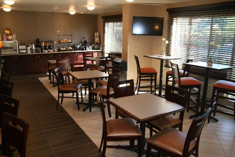 Best Western Luxury Inn photo 1